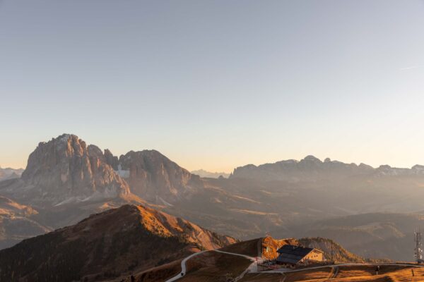 Seceda Ridge View Point rising to the ridge | how to visit seceda - alpine wanderlust